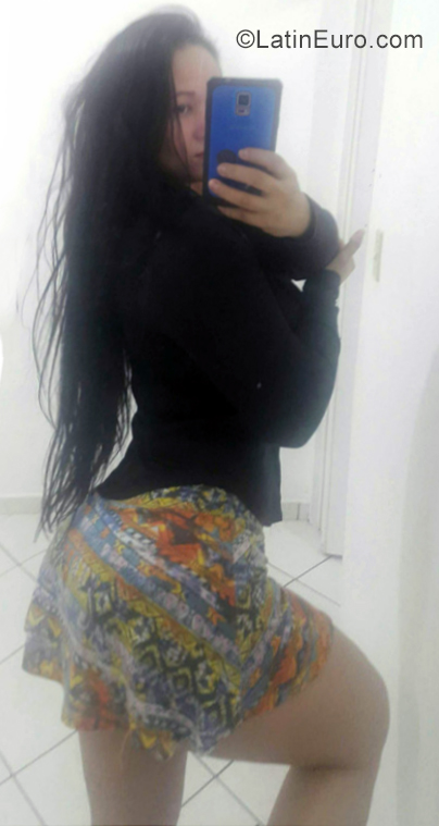 Date this sensual Brazil girl Leone from Sao Paulo BR11392