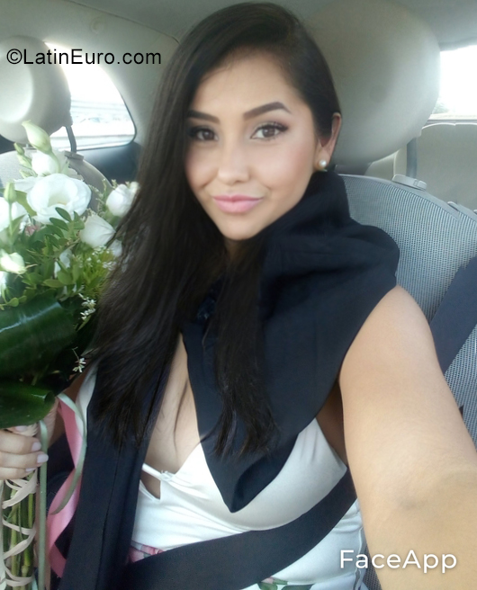 Date this pretty Italy girl Sinai from Pescara IT342