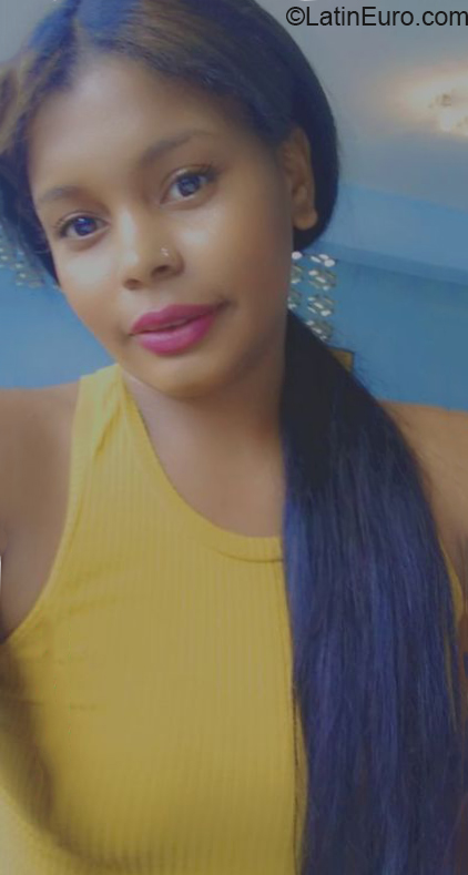 Date this beautiful Dominican Republic girl Luisa from Santo Domingo DO39479