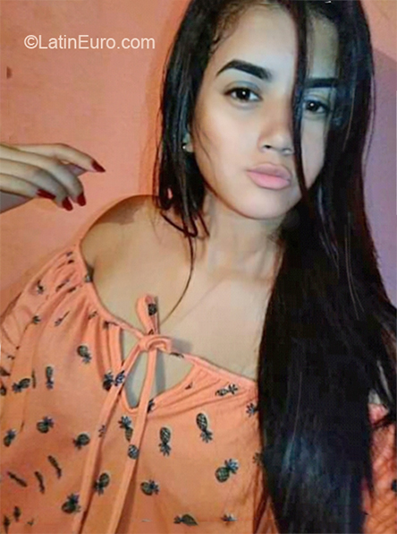 Date this young Venezuela girl Alexandra from Valencia VE3831