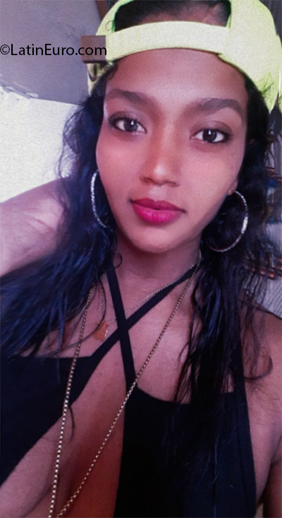 Date this stunning Dominican Republic girl Alysha from Santiago DO39624