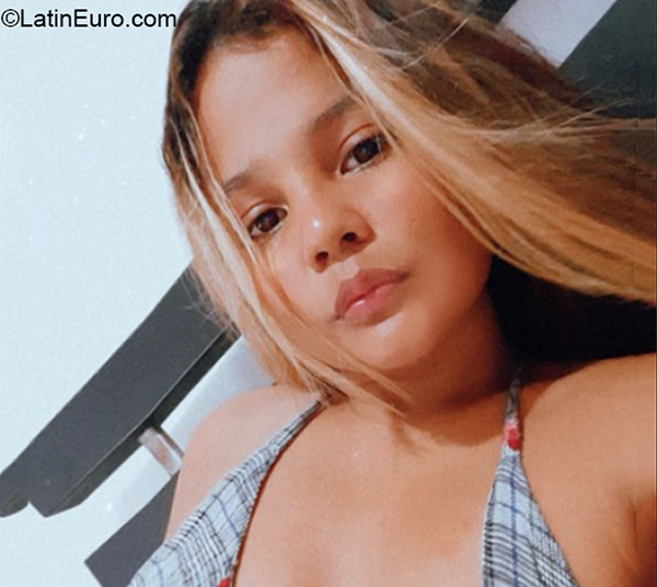 Date this young Colombia girl Brenda from Cartagena CO29985