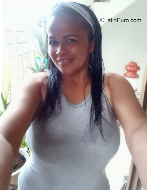 Date this hot Colombia girl Tica from Cali CO30017