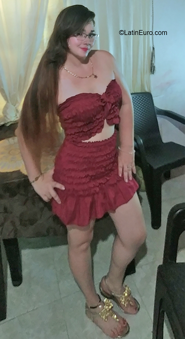 Date this nice looking Colombia girl Luz from Valledupar CO30023