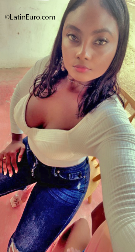 Date this charming Dominican Republic girl Mariaaa from Santo Domingo DO39771