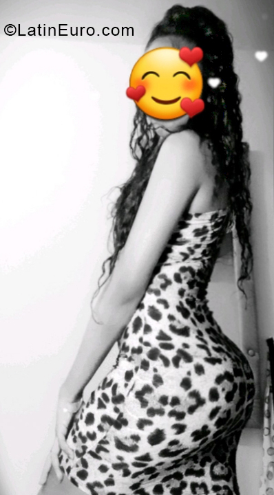 Date this exotic Colombia girl Dariana from Cali CO30195