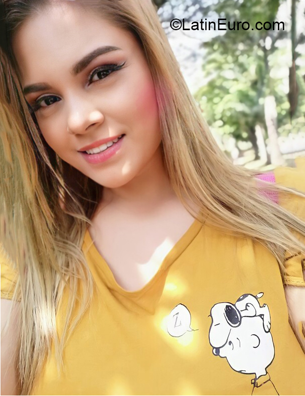 Date this stunning Colombia girl Valentina from Cali CO31292