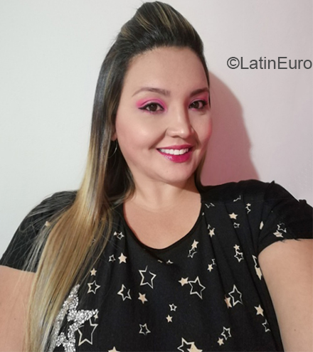 Date this stunning Colombia girl Lisa from Buga CO30254