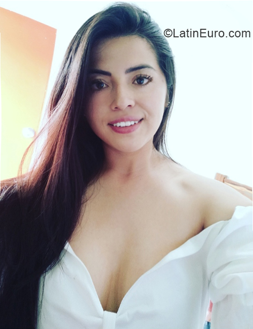 Date this exotic Colombia girl Paola from Bogota CO30299