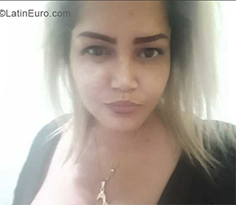 Date this sultry Ecuador girl Nohemy from Guayaquil EC811