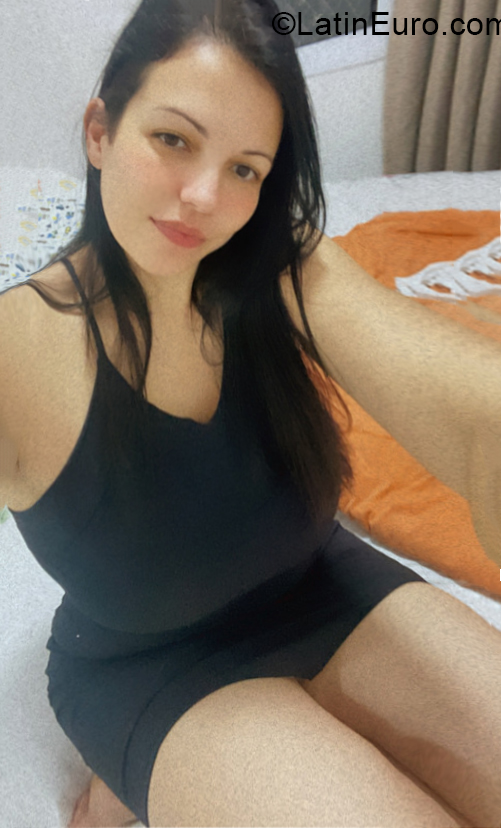 Date this hot Brazil girl Mia from Sao Paulo BR11389