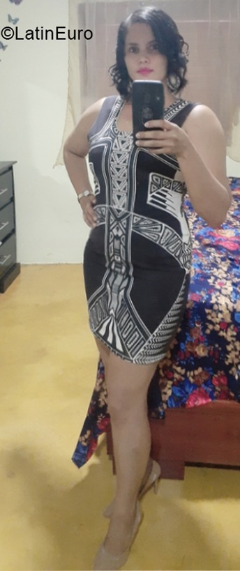 Date this attractive Dominican Republic girl Elio from Santo Domingo DO39890