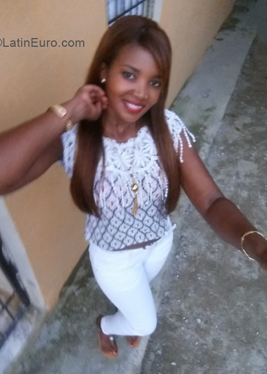 Date this funny Dominican Republic girl Vianka from Santo Domingo DO39936