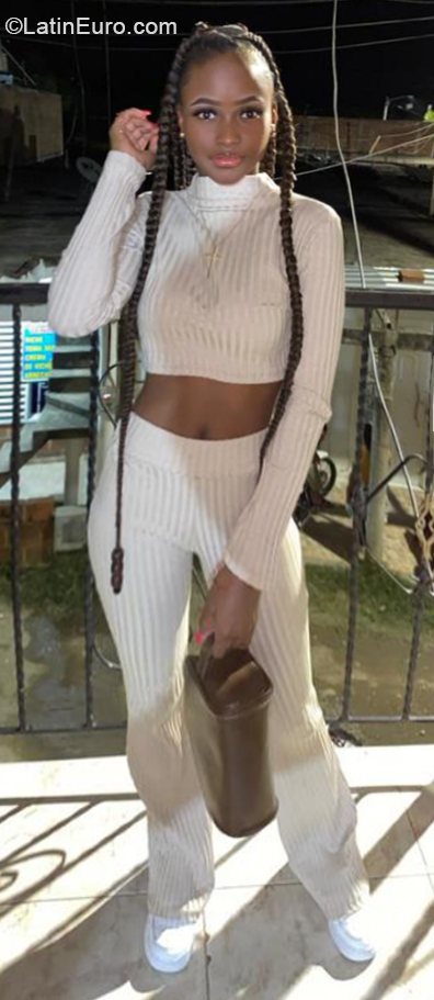 Date this charming Colombia girl Nathaly from Cali CO30436