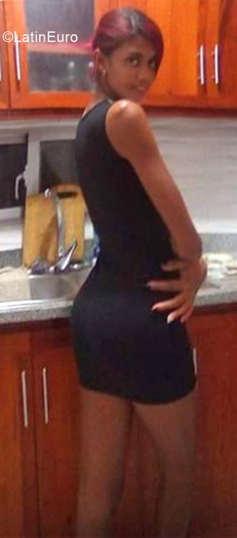 Date this pretty Dominican Republic girl Ana from Santo Domingo DO39972