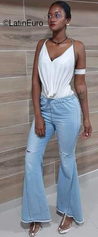 Date this voluptuous Colombia girl Janny from Buenaventura CO30485