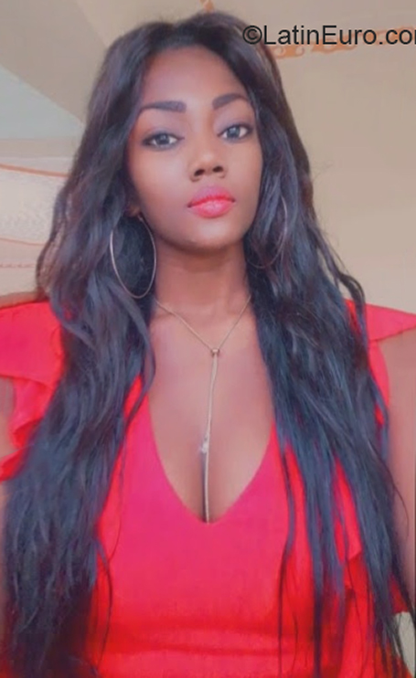 Date this pretty Dominican Republic girl Yasauri from La Romana DO39984