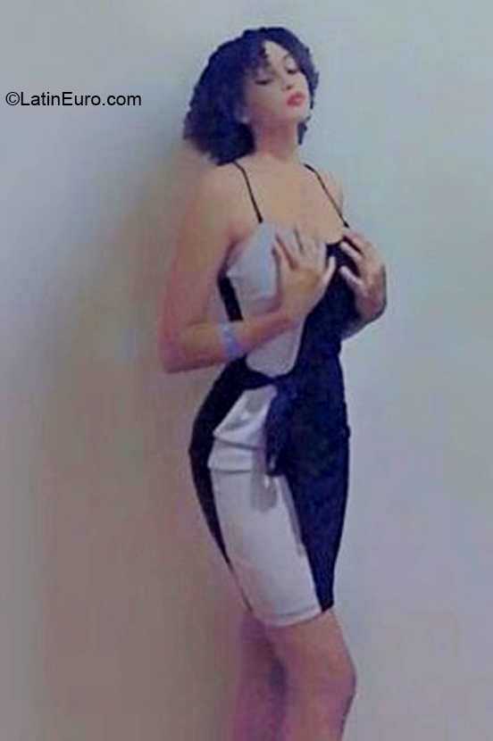 Date this lovely Dominican Republic girl Elianny from Santo Domingo DO39995