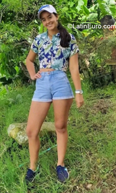 Date this athletic Colombia girl SOL from Bogota CO30539