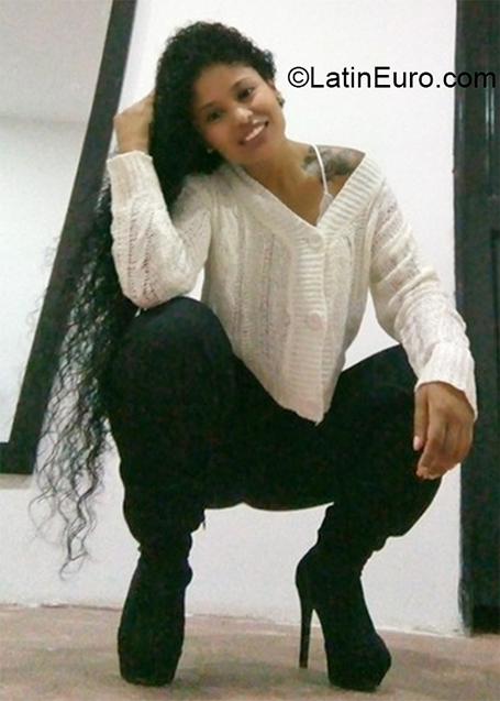 Date this hot Colombia girl Lilian from Cali CO30547