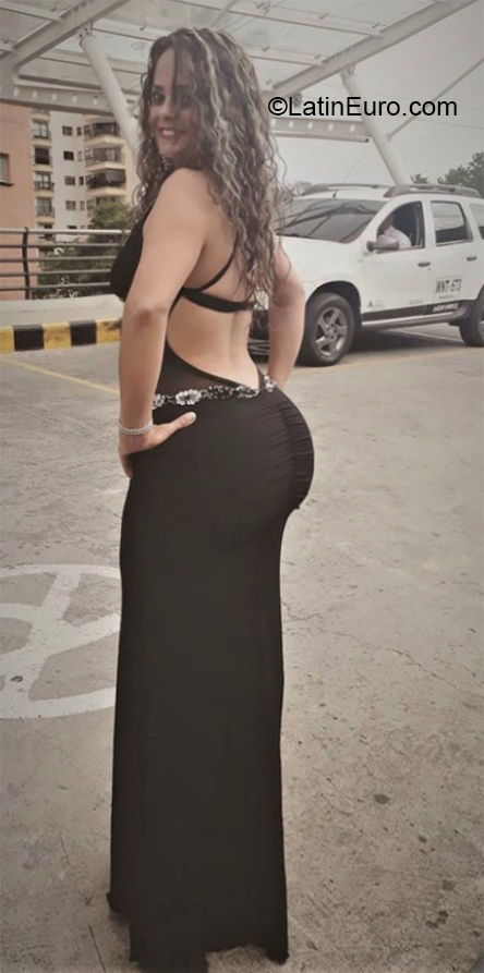 Date this funny Colombia girl Carol from Cali CO30561