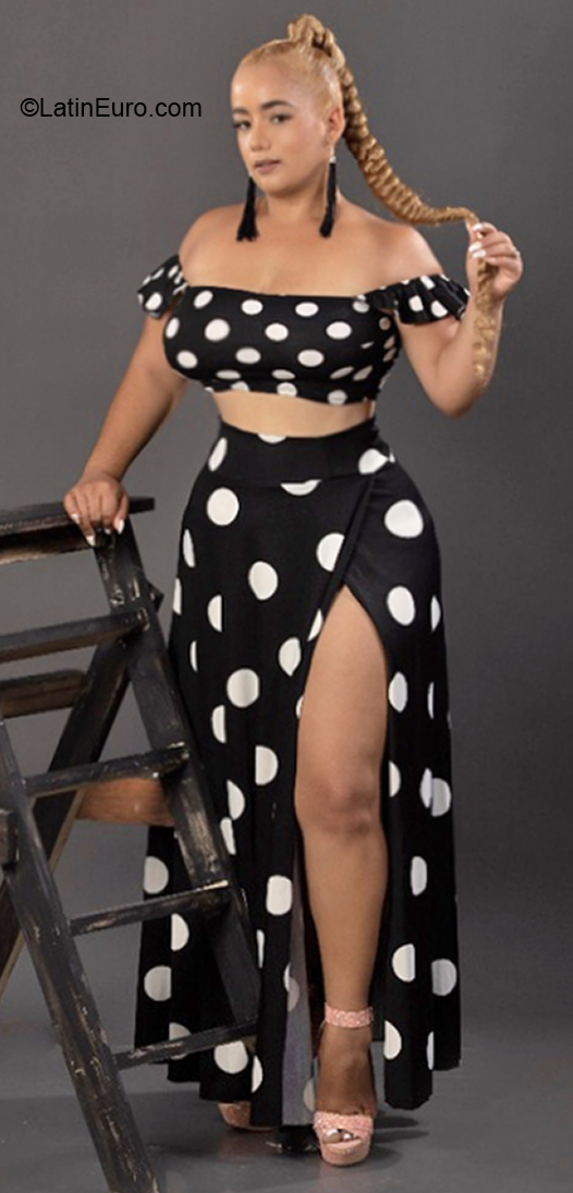 Date this athletic Dominican Republic girl Massiel from Puerto Plata DO40022