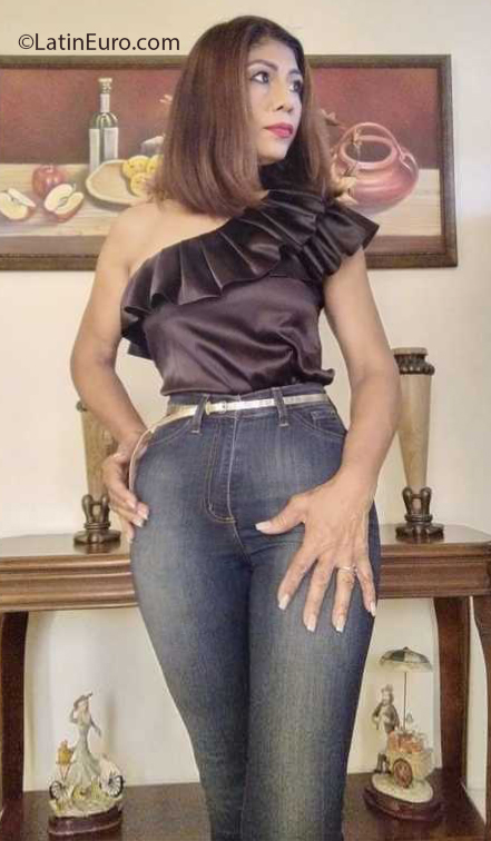 Date this exotic Dominican Republic girl Ramona from Santo Domingo DO40023