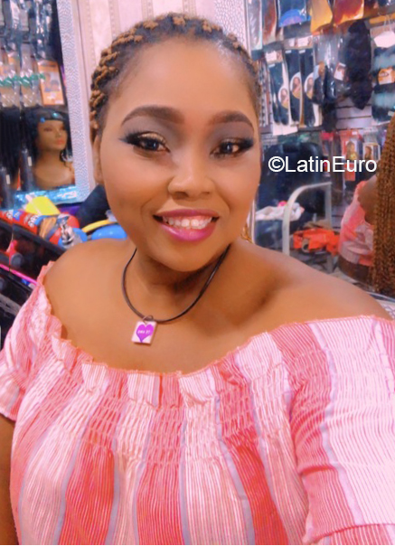 Date this nice looking Dominican Republic girl Laurette from Santo Domingo DO40068
