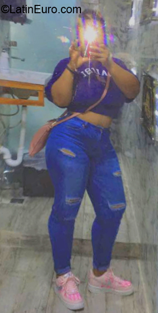 Date this attractive Dominican Republic girl July from Santo Domingo DO40116