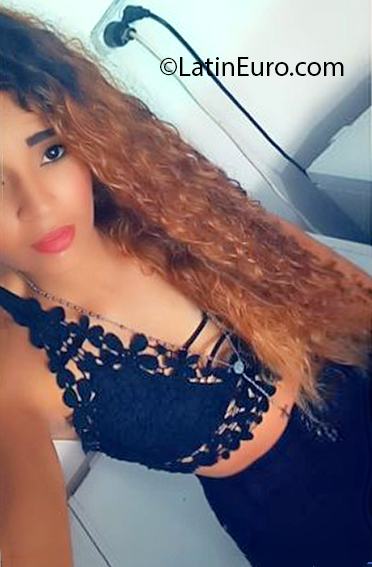 Date this stunning Colombia girl Anna from San Martin Meta CO30712