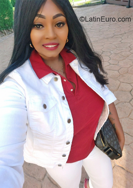 Date this hot Spain girl Lucia from Barcelona ES649