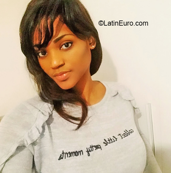 Date this fun Italy girl Miky from Mondovi IT354