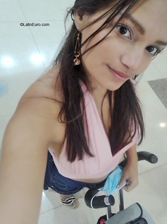 Date this funny Colombia girl Paola from Villavicencio CO30740