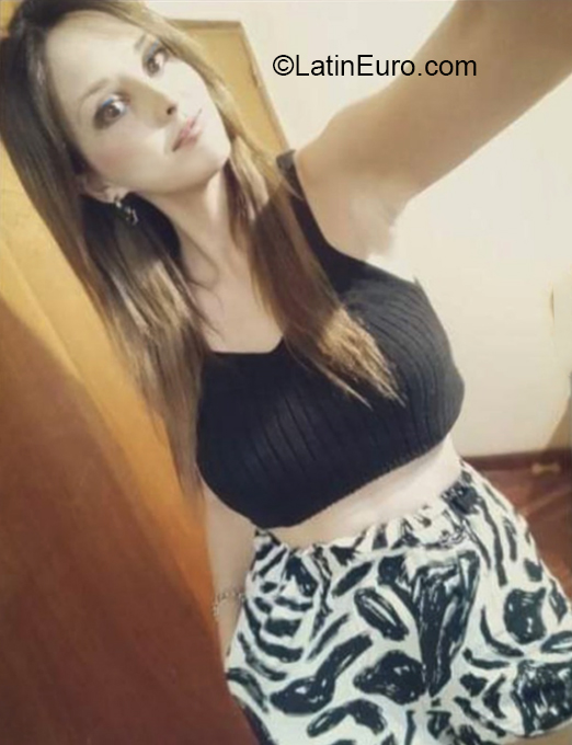 Date this athletic Argentina girl Agustina from Tucuman AR816