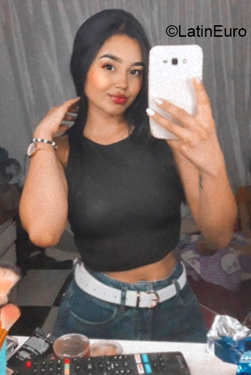 Date this attractive Colombia girl Doriana from Medellín CO30749
