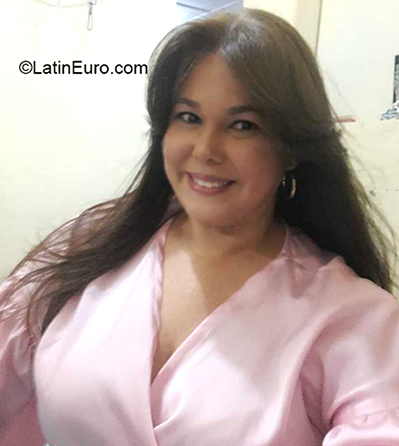 Date this beautiful Colombia girl Yesi from Barranquilla CO30754