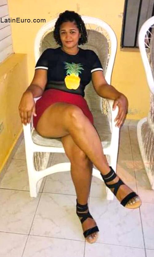 Date this passionate Dominican Republic girl Maria from Santo Domingo DO40177