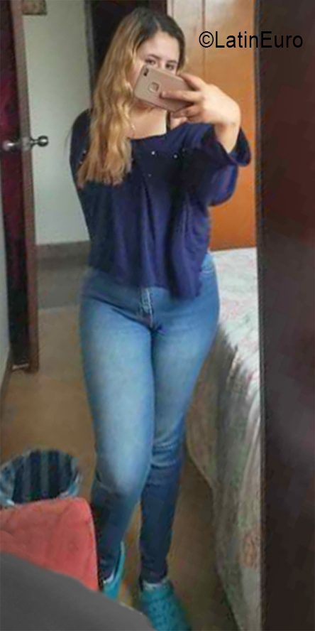Date this sultry Colombia girl Julieth from Bogota CO30795