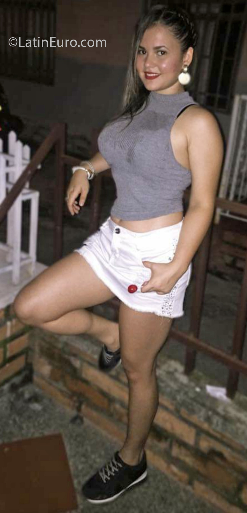 Date this tall Colombia girl Karol from Cali CO31160