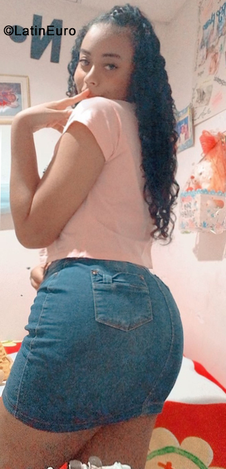 Date this charming Colombia girl Nataly from Cali CO30938