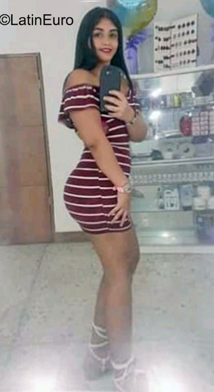 Date this attractive Colombia girl Kristina from Bogota CO31414