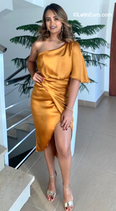 Date this beautiful Dominican Republic girl Yun from Santo Domingo DO40333