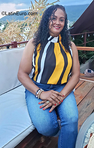 Date this voluptuous Dominican Republic girl Rossy from Puerto Plata DO40335