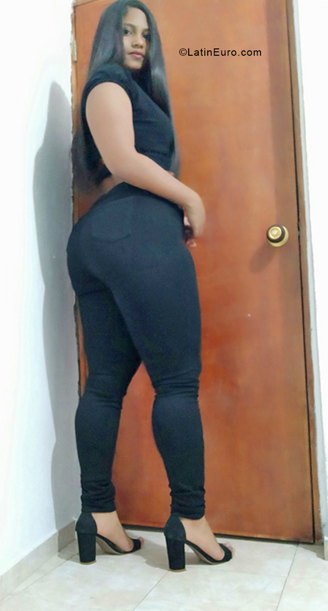 Date this attractive Colombia girl Bayaneth from Bogotá CO31125