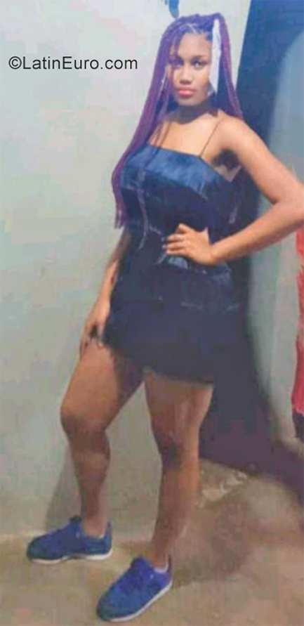 Date this fun Colombia girl Evarlides from Medellin CO31196