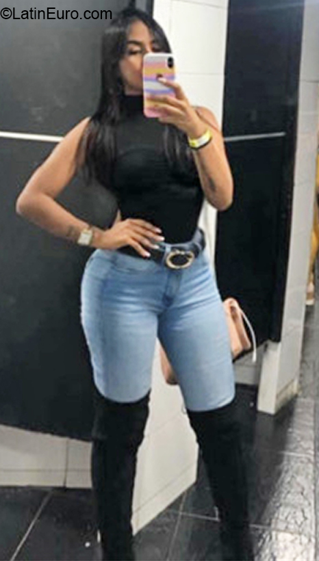 Date this pretty Colombia girl Stefany from Cali CO31279