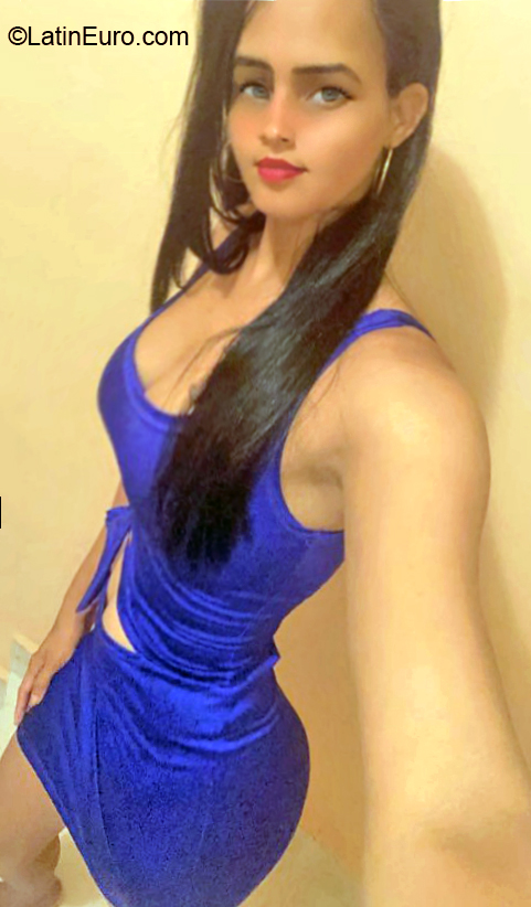 Date this foxy Dominican Republic girl Gaby from Santo Domingo DO40544