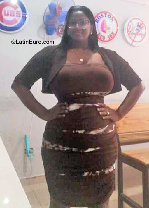 Date this charming Dominican Republic girl Elizabeth from Santo Domingo DO40567