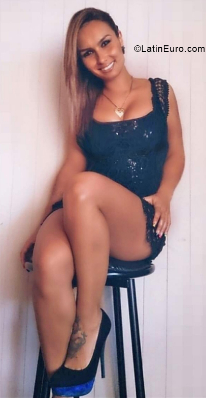 Date this voluptuous Costa Rica girl Kath from San Jose CR503