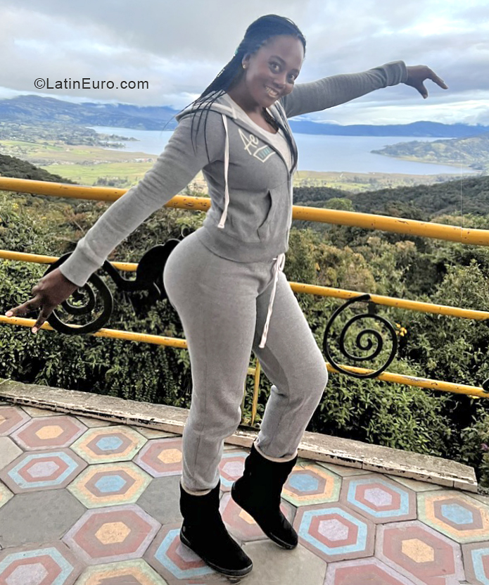 Date this athletic Colombia girl Sandra from Cali CO31475